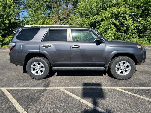 Magnetic Gray Metallic 2018 Toyota 4Runner SR5 Premium