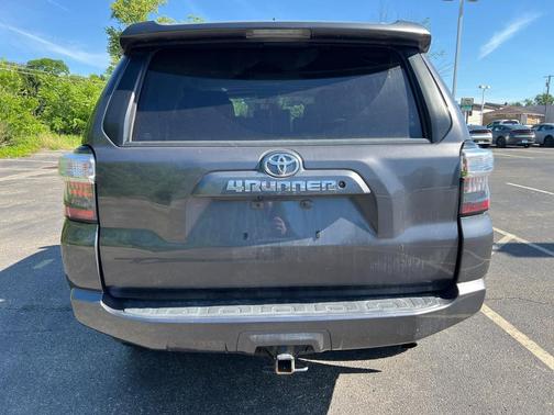 Magnetic Gray Metallic 2018 Toyota 4Runner SR5 Premium