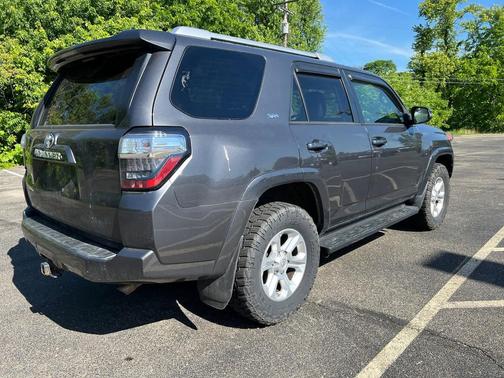 Magnetic Gray Metallic 2018 Toyota 4Runner SR5 Premium