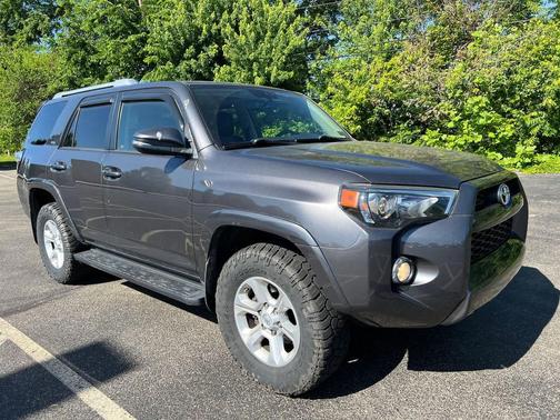Magnetic Gray Metallic 2018 Toyota 4Runner SR5 Premium