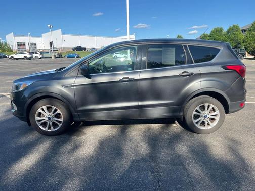 Magnetic Metallic 2019 Ford Escape SE