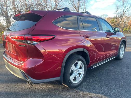 2023 Toyota Highlander Hybrid LE