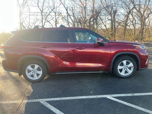 2023 Toyota Highlander Hybrid LE