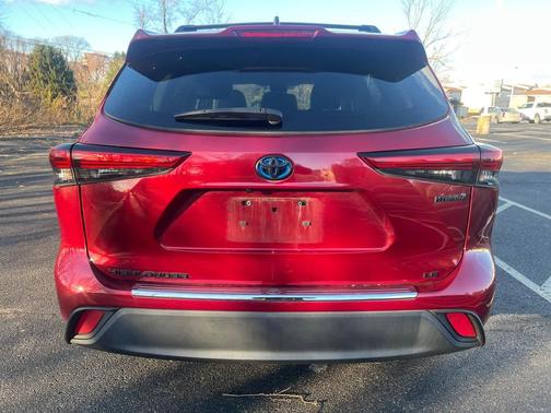 2023 Toyota Highlander Hybrid LE