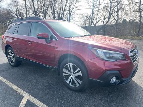 Crimson Red Pearl 2019 Subaru Outback 3.6R Limited