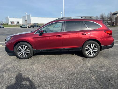 Crimson Red Pearl 2019 Subaru Outback 3.6R Limited
