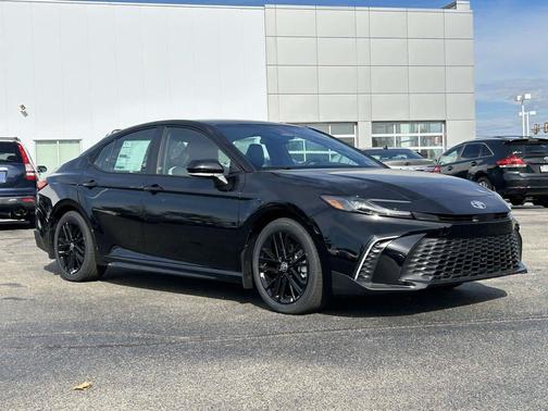 Midnight Black Metallic 2026 Toyota Camry SE