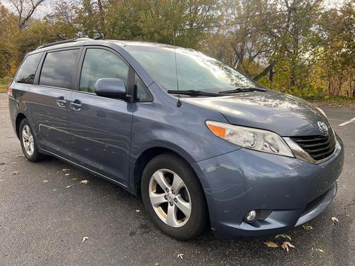 2014 Toyota Sienna LE