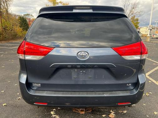 2014 Toyota Sienna LE