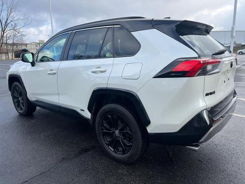 2022 Toyota RAV4 Hybrid SE