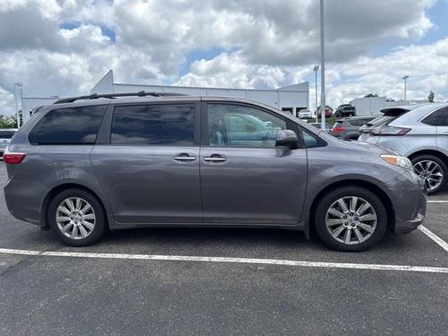 2015 Toyota Sienna XLE