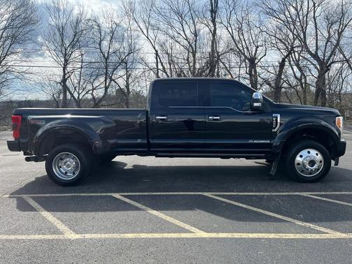 Shadow Black 2017 Ford F-450 Platinum