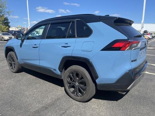 2022 Toyota RAV4 Hybrid SE