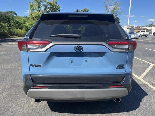 2022 Toyota RAV4 Hybrid SE