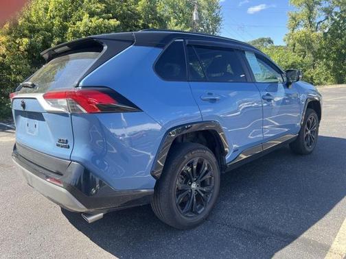 2022 Toyota RAV4 Hybrid SE