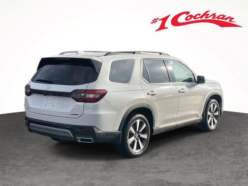 2025 Honda Pilot Touring 8-Passenger