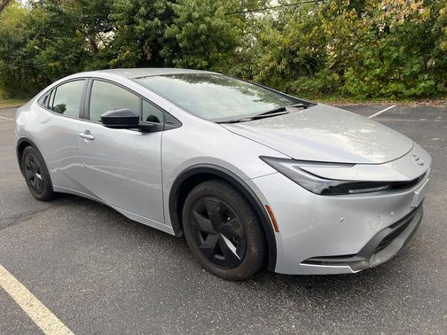 2025 Toyota Prius LE