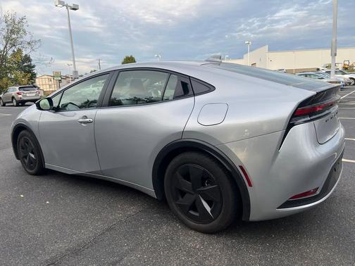 2025 Toyota Prius LE
