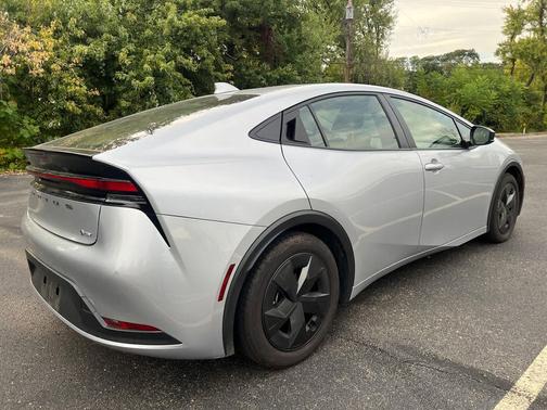 2025 Toyota Prius LE