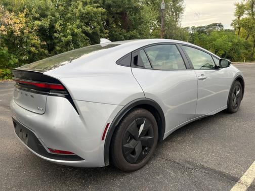 2025 Toyota Prius LE