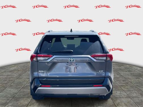 2022 Toyota RAV4 Hybrid SE
