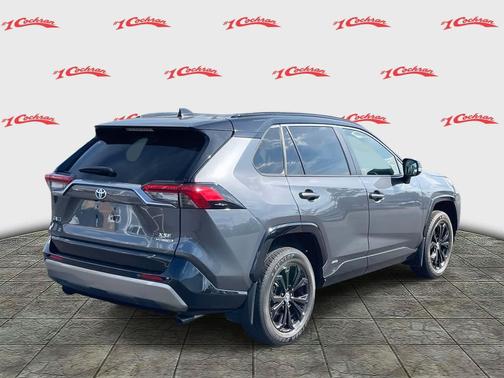 2022 Toyota RAV4 Hybrid SE