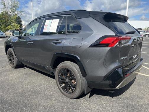 2022 Toyota RAV4 Hybrid SE