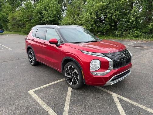 Red Diamond/Black Roof 2024 Mitsubishi Outlander SEL S-AWC