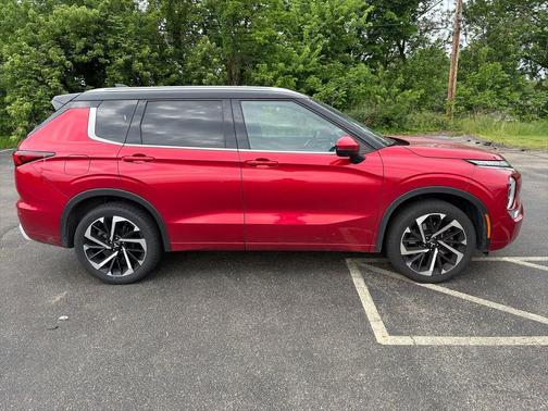 Red Diamond/Black Roof 2024 Mitsubishi Outlander SEL S-AWC