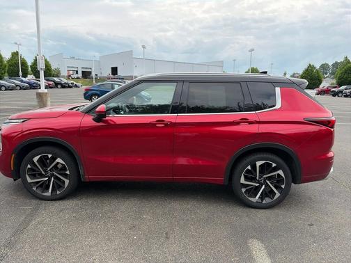 Red Diamond/Black Roof 2024 Mitsubishi Outlander SEL S-AWC