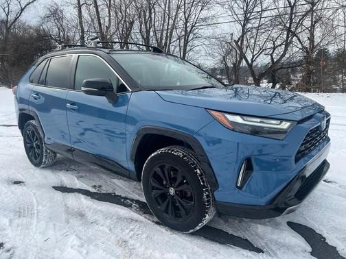 2022 Toyota RAV4 Hybrid SE