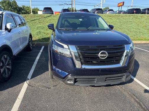 2022 Nissan Pathfinder SV 4WD