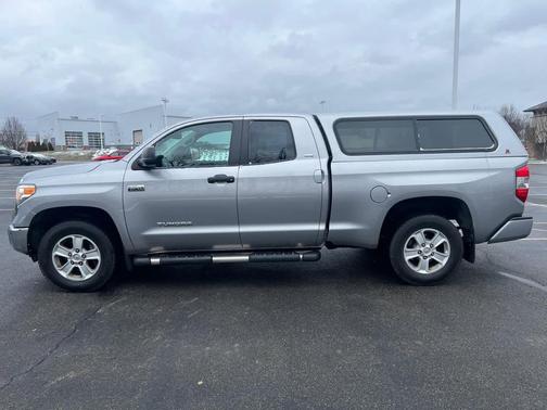 2017 Toyota Tundra SR5