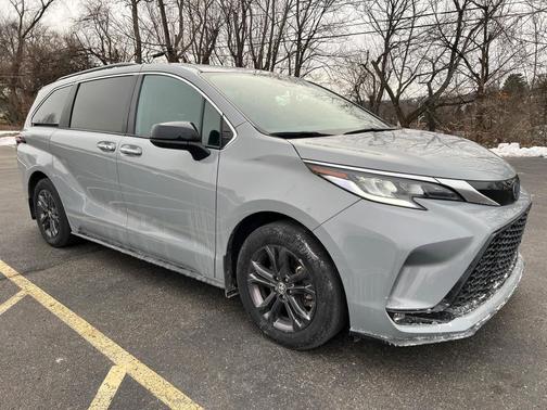 2024 Toyota Sienna XSE 7 Passenger