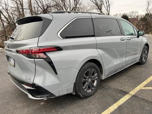 2024 Toyota Sienna XSE 7 Passenger