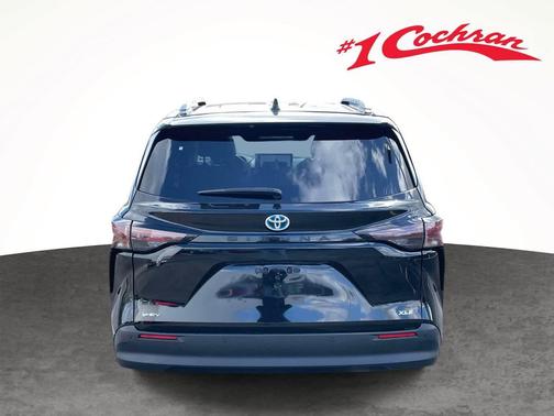 Midnight Black Metallic 2025 Toyota Sienna XLE