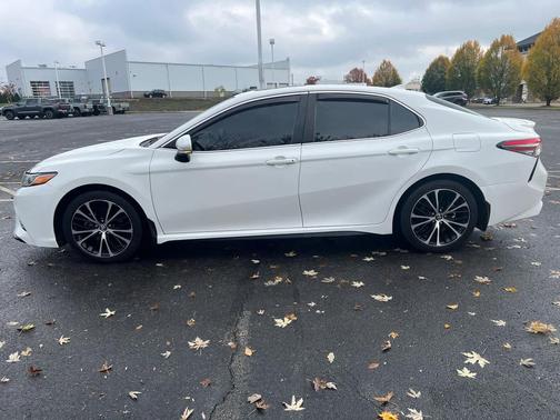2019 Toyota Camry SE