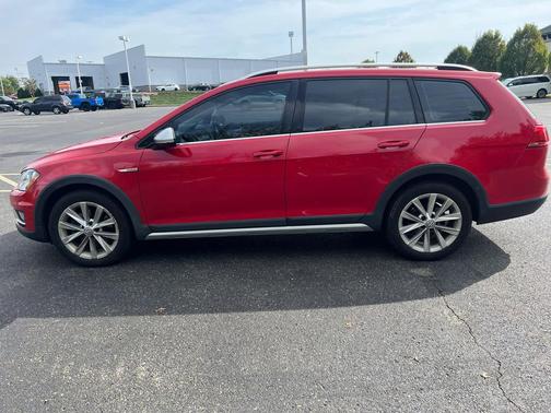 2017 Volkswagen Golf Alltrack TSI SE