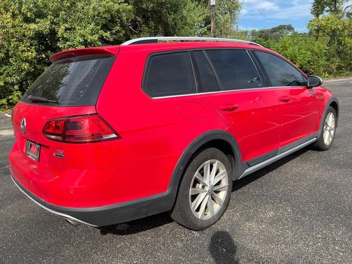 2017 Volkswagen Golf Alltrack TSI SE