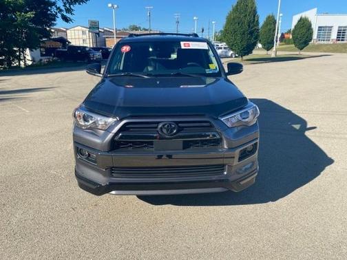 Photo 2 of 5 of 2021 Toyota 4Runner Nightshade