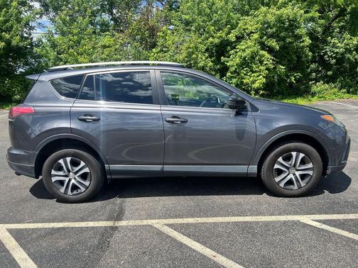Magnetic Gray Metallic 2016 Toyota RAV4 LE