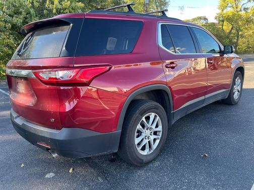2021 Chevrolet Traverse LT Cloth