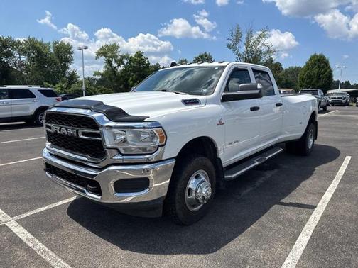2019 RAM 3500 Tradesman Crew Cab 4x4 8' Box