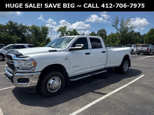 2019 RAM 3500 Tradesman Crew Cab 4x4 8' Box