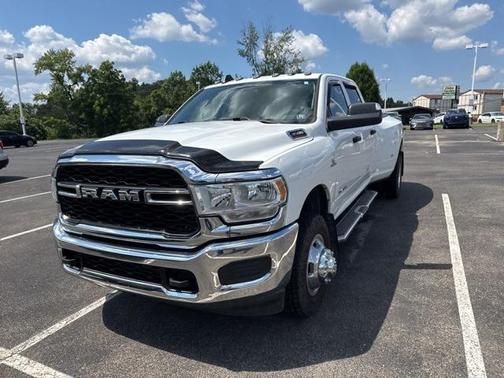 2019 RAM 3500 Tradesman Crew Cab 4x4 8' Box