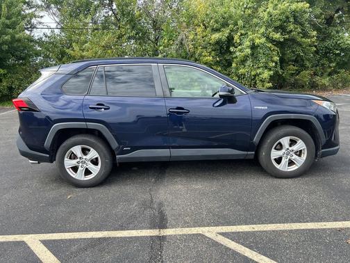 2019 Toyota RAV4 Hybrid XLE