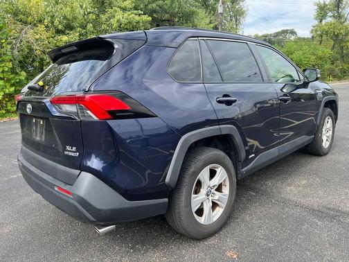 2019 Toyota RAV4 Hybrid XLE