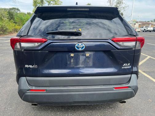 2019 Toyota RAV4 Hybrid XLE