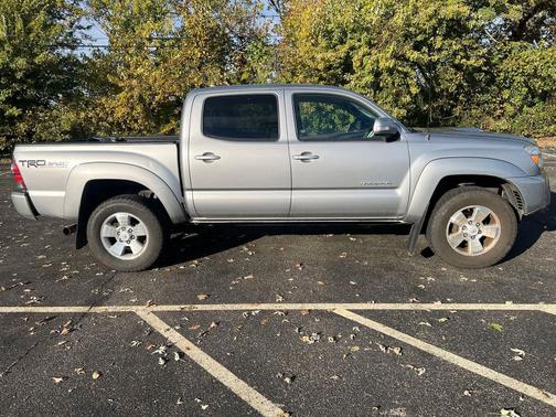 2015 Toyota Tacoma Base