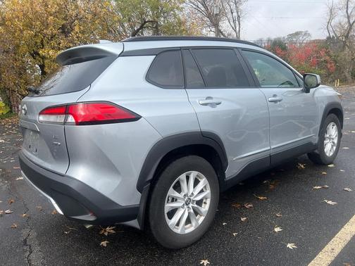 2022 Toyota Corolla Cross LE